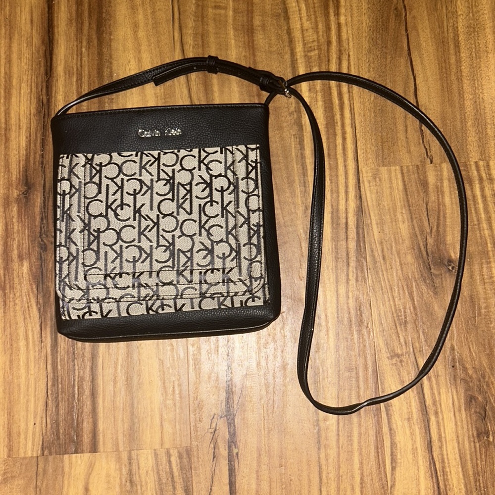 Calvin Klein Adjustable CrossBody Purse
